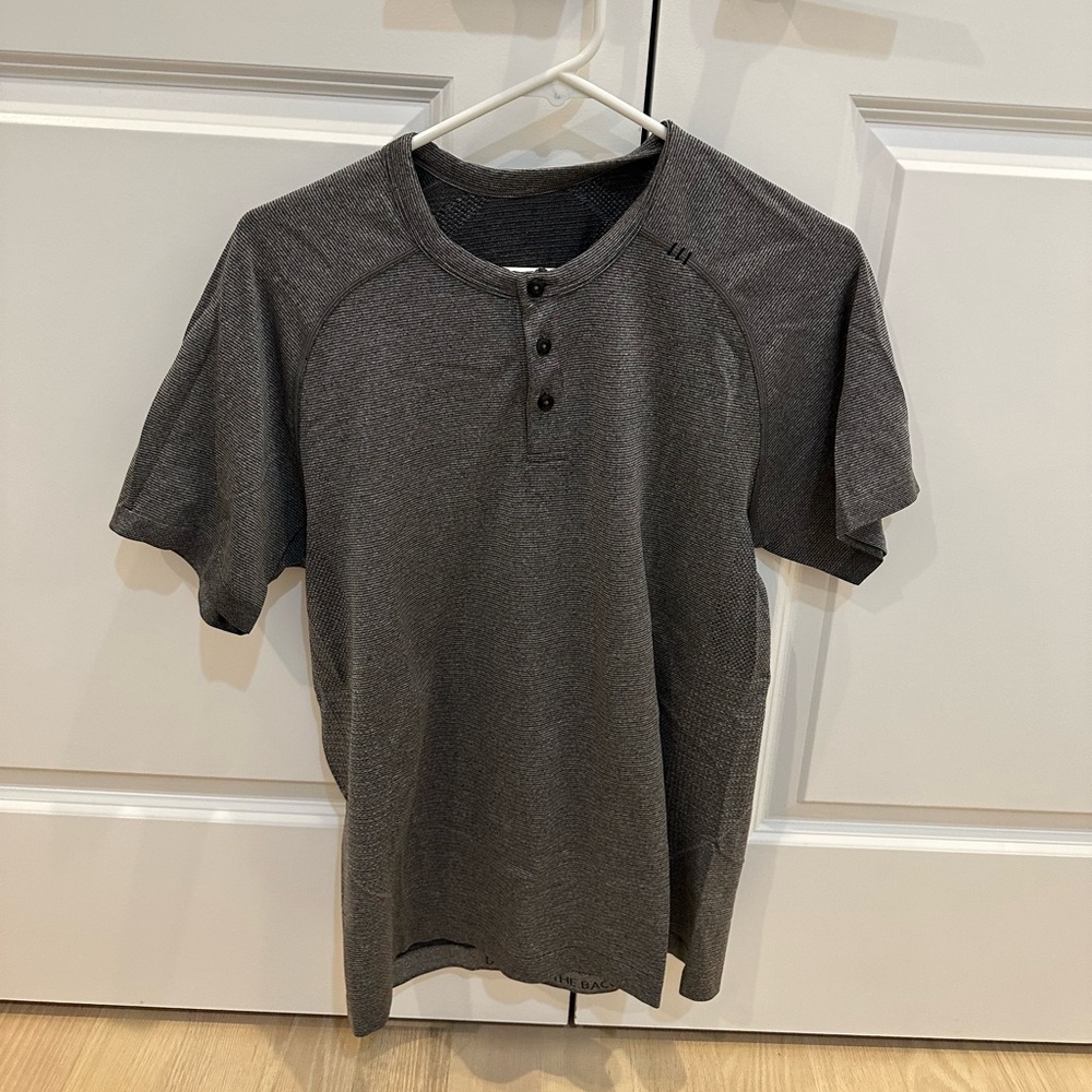 Lululemon Men’s Shirt